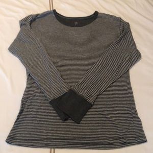 Fitted long sleeve shirt